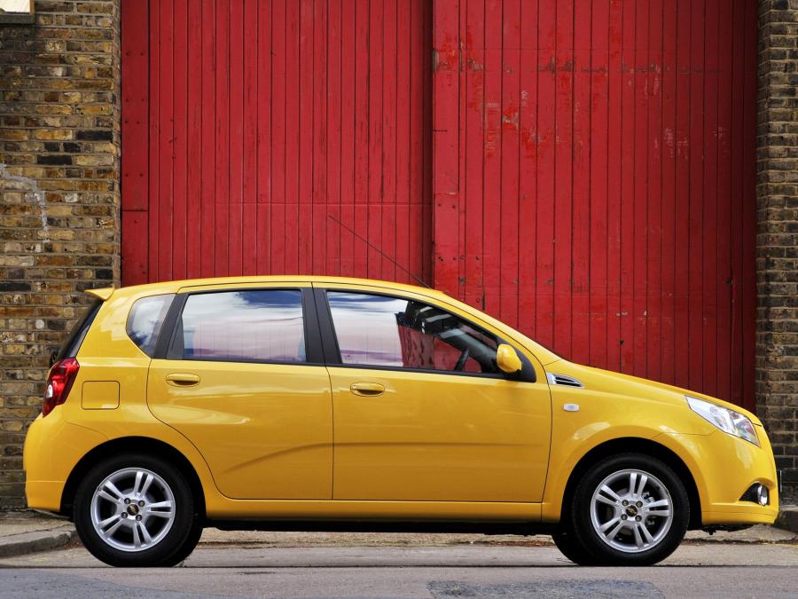  Chevrolet Aveo 5-Door 2008 года  (UK) (фото 5 из 21)